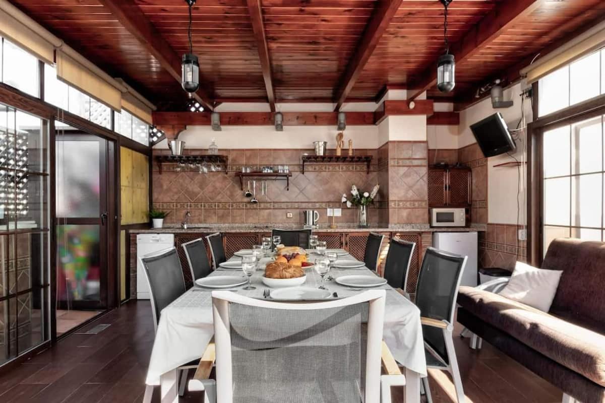 Stunning Penthouse In The Centre Of Apartment *