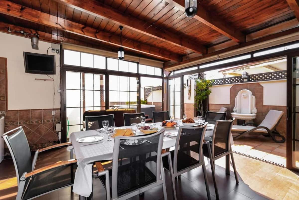 Stunning Penthouse In The Centre Of Apartment